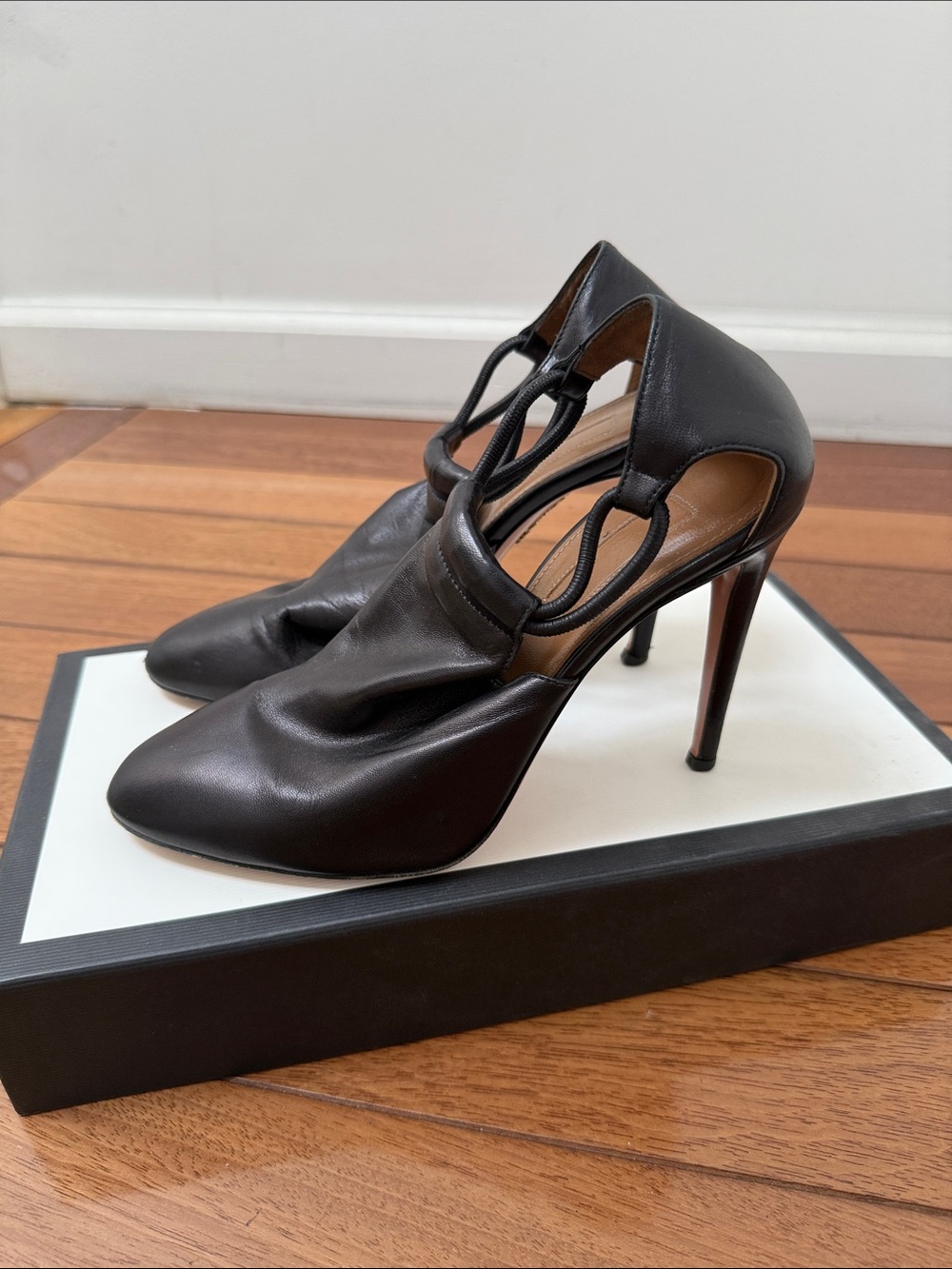 Aquazurra Black Leather Side Cutout Pumps 37/6.5